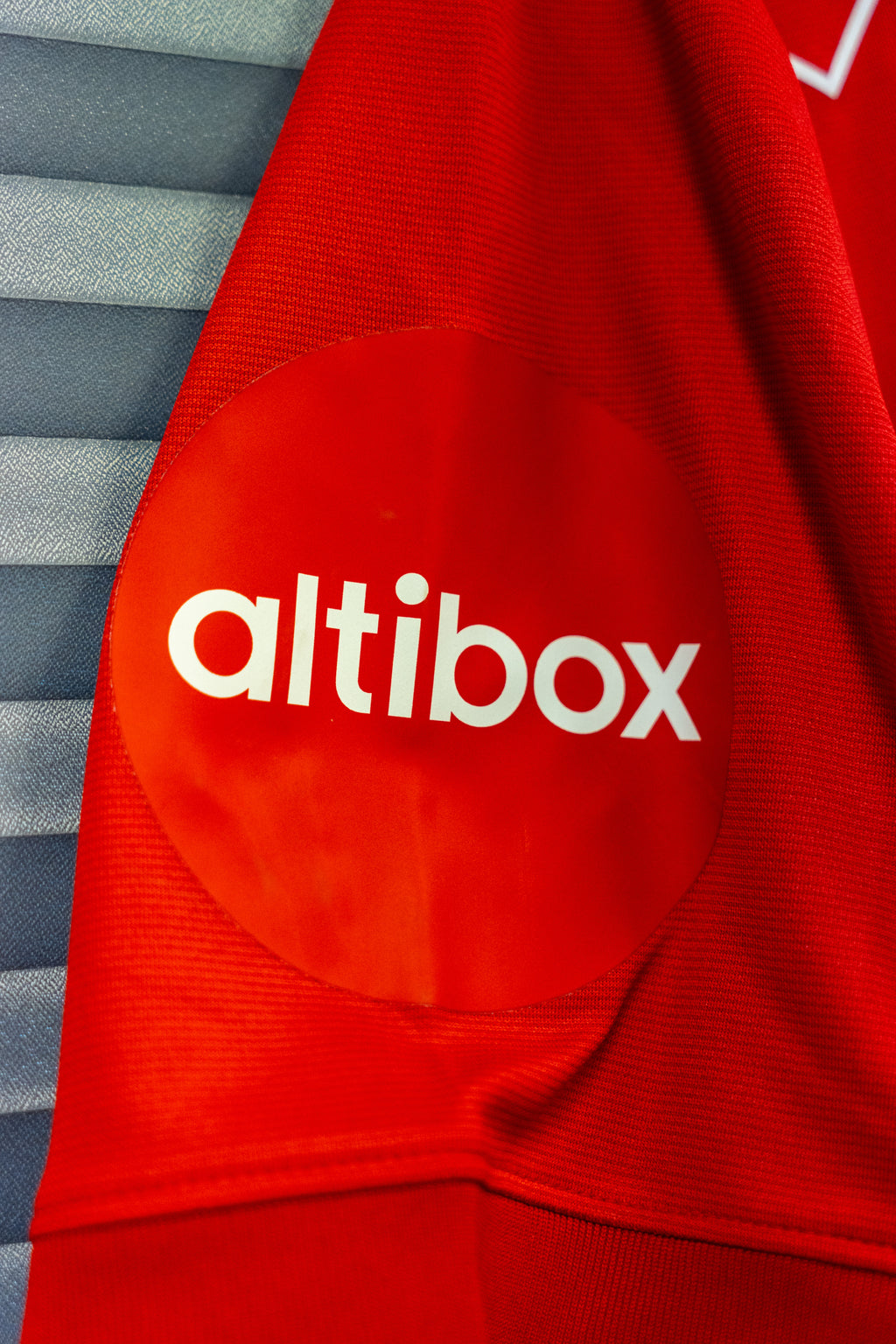 Noah Holm Kampbrukt og Signert Brann drakt