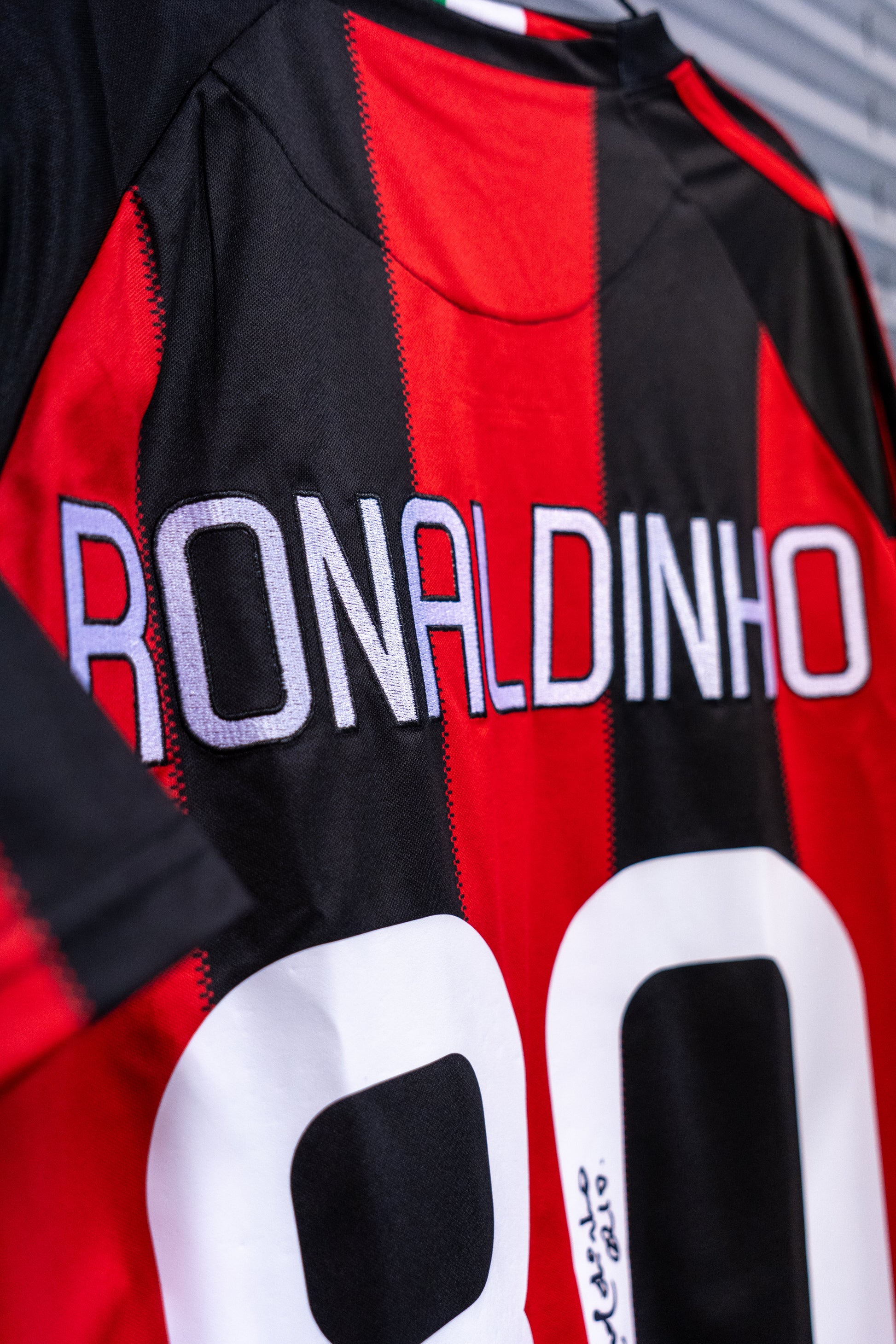 Signert Ronaldinho Milan hjemme 2010/11