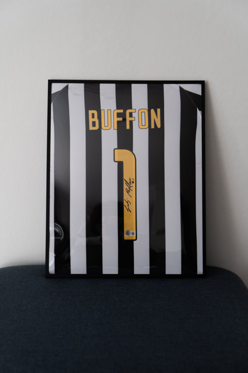 Buffon Signert Juventus hjemmedrakt 03/04