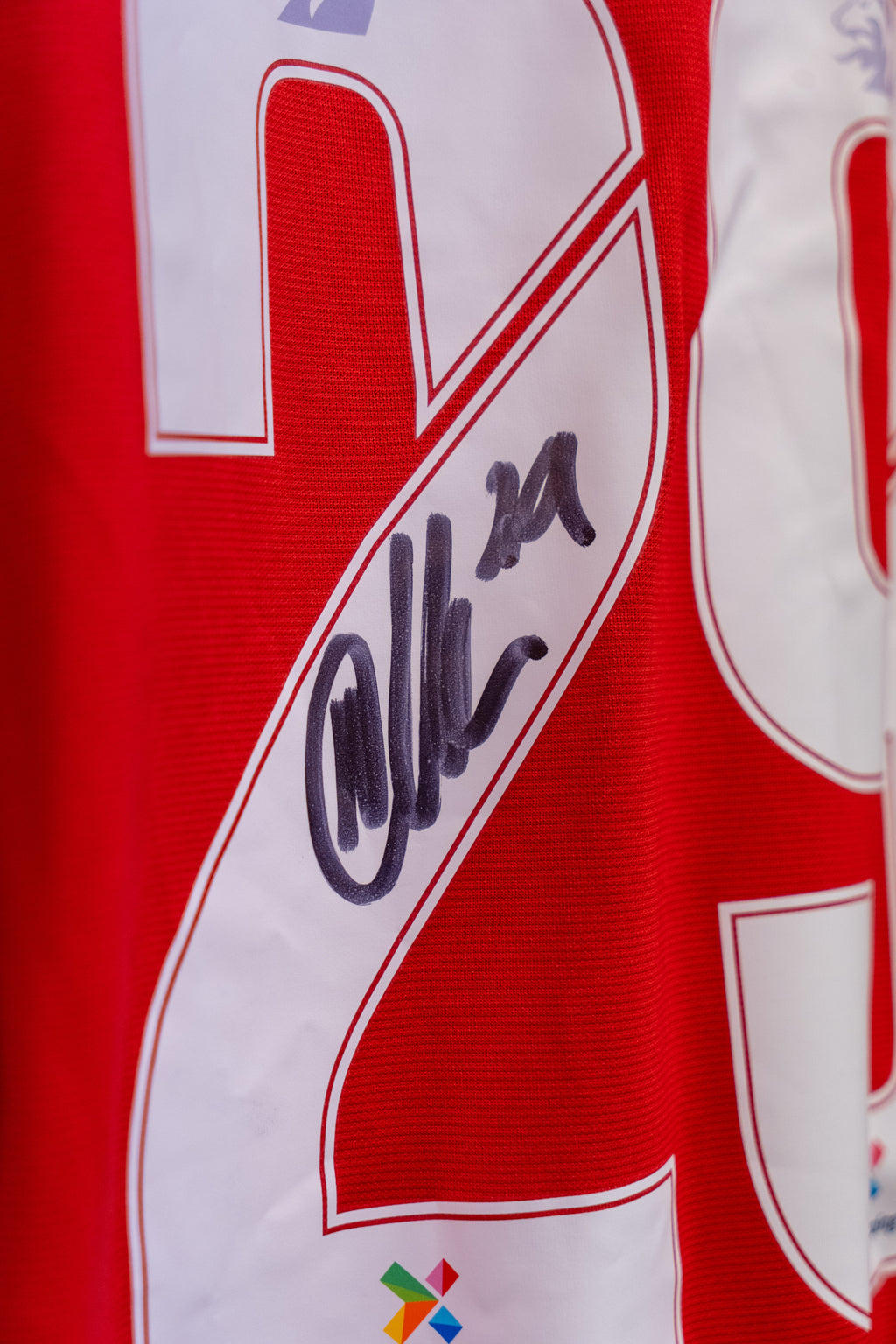 Noah Holm Kampbrukt og Signert Brann drakt