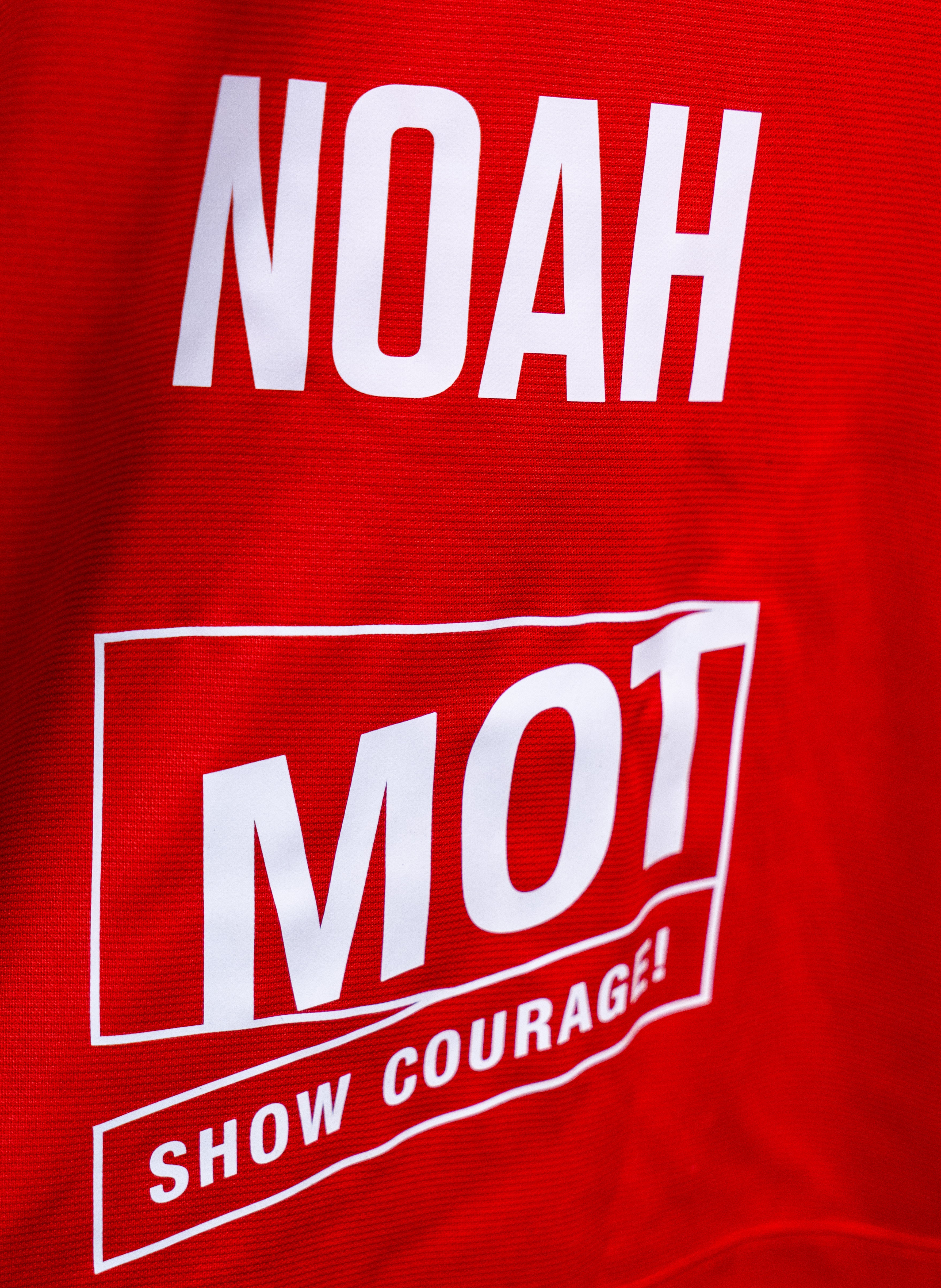 Noah Holm Kampbrukt og Signert Brann drakt