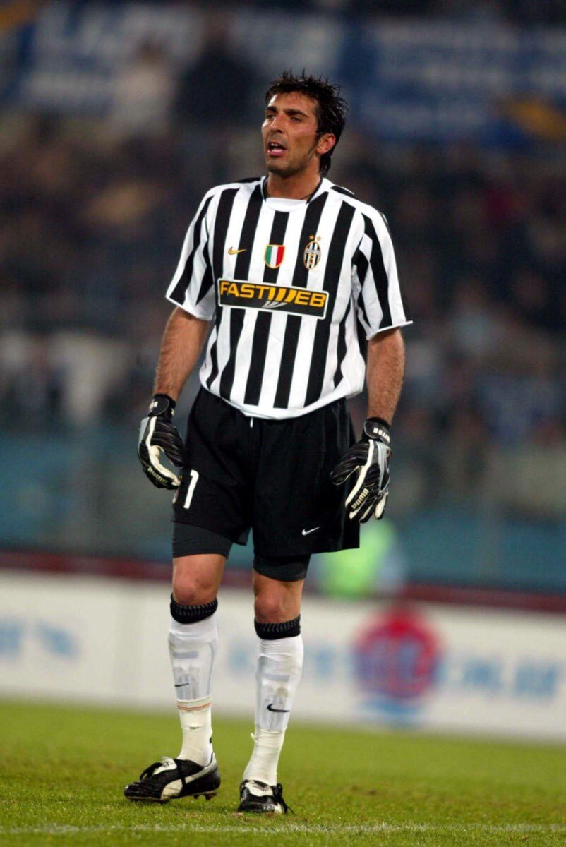 Buffon Signert Juventus hjemmedrakt 03/04