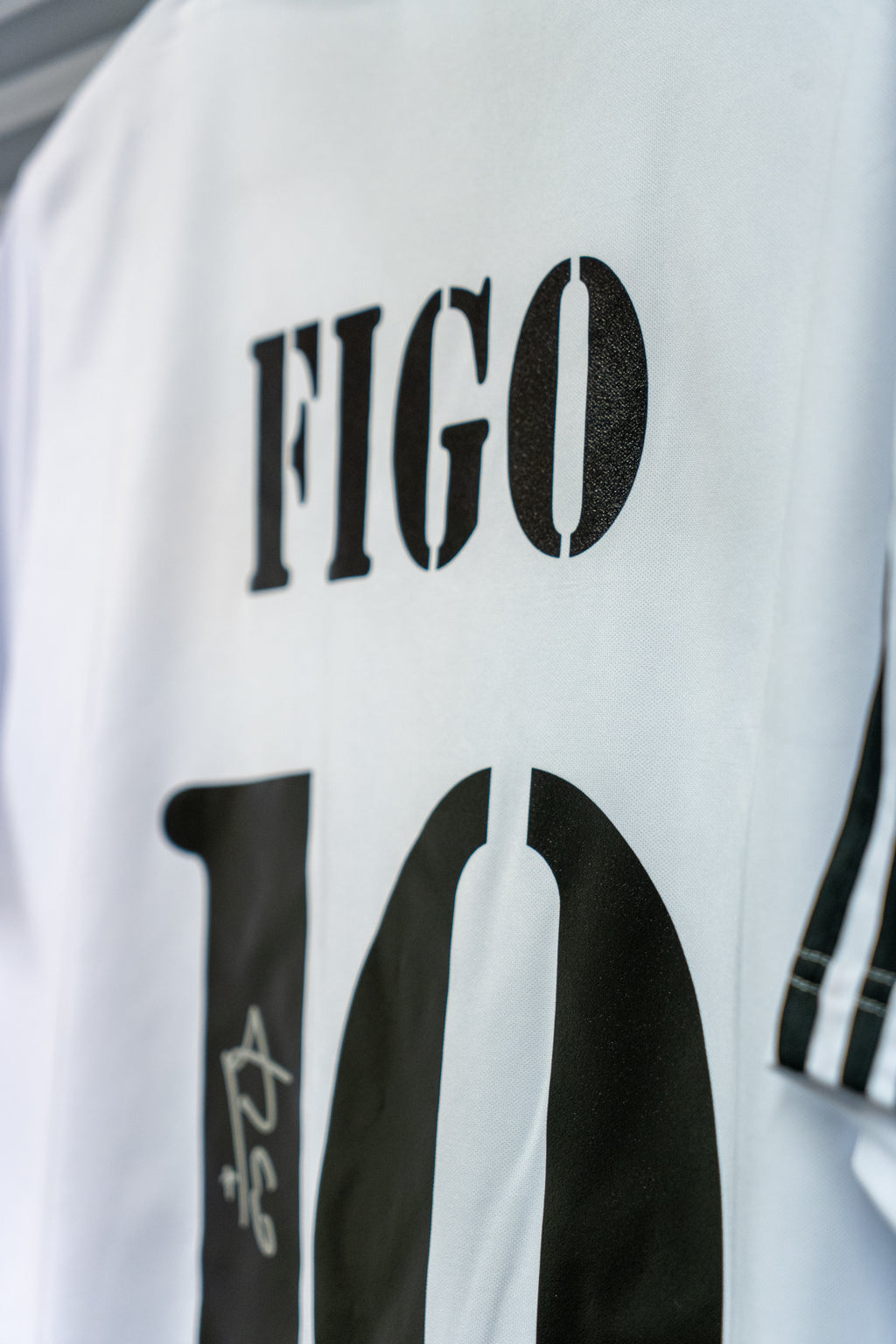 Luis Figo Signert Real Madrid hjemmedrakt